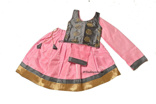Kids Lehenga Blouse, Indian Kids Dresses, Designer Lehenga Choli, Girls Lehenga Choli, Kids Outfits, Baby Girls Lehenga