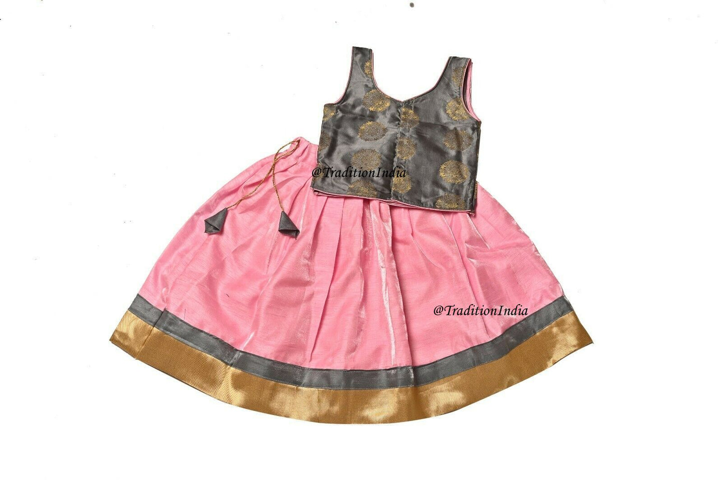 Kids Lehenga Blouse, Indian Kids Dresses, Designer Lehenga Choli, Girls Lehenga Choli, Kids Outfits, Baby Girls Lehenga